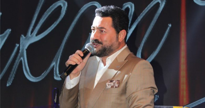  Başarılı şarkıcı Serkan Kaya, önceki akşam Kıbrıs Girne’deki Chamada Prestige Hotel’de sahne aldı.