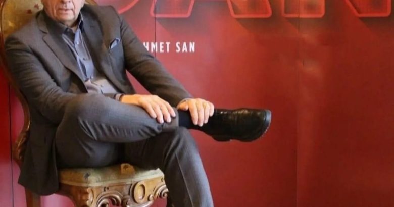  Ünlü organizatör ve yapımcı Ahmet San ile menajerliğini üstlendiği ilk Türk  star Emrah Tüyap Kitap Fuarı’nda …